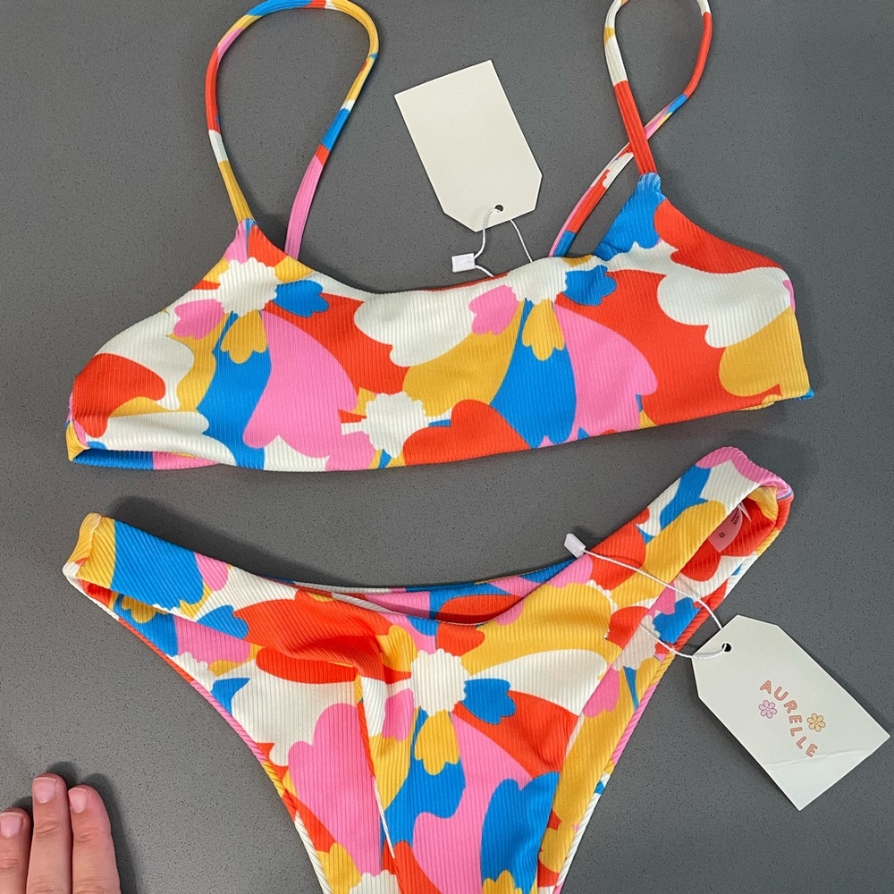 Aurelle bikini sze S NWT